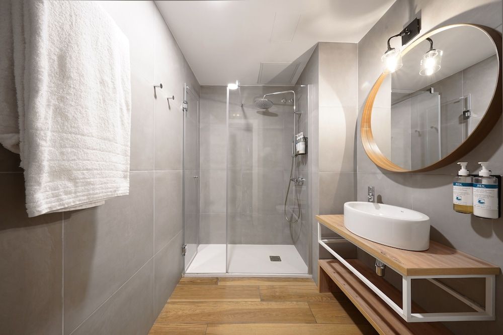 Numa Barcelona Brio Small Room 9