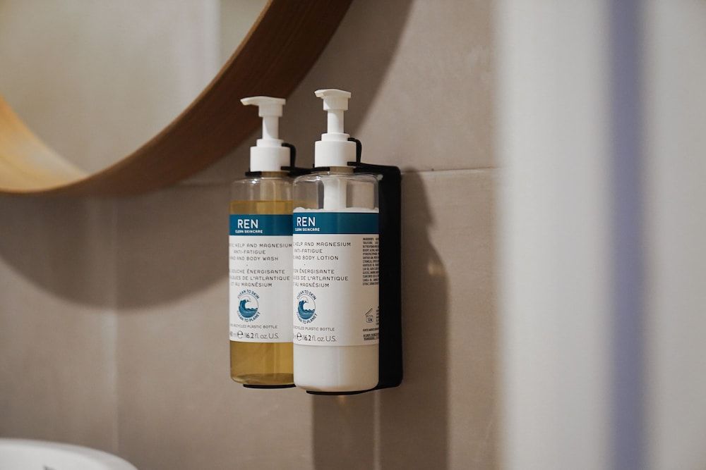 Numa Barcelona Brio Small Room 8