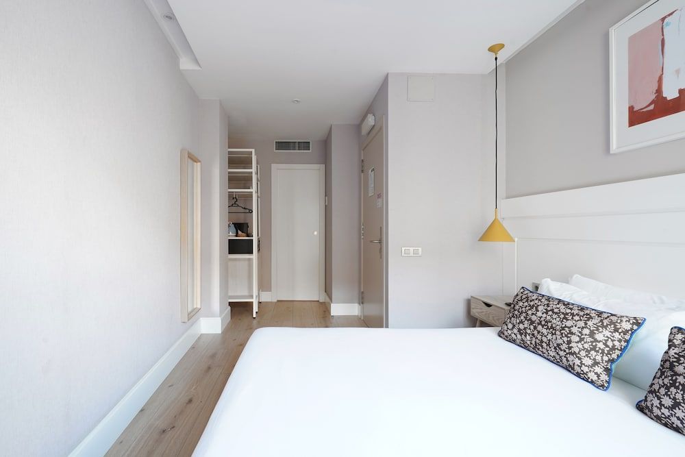 Numa Barcelona Brio Small Room 6