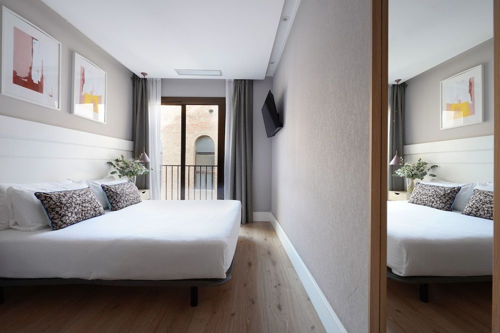 Numa Barcelona Brio Small Room 4