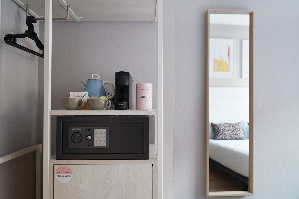 Numa Barcelona Brio Small Room 14