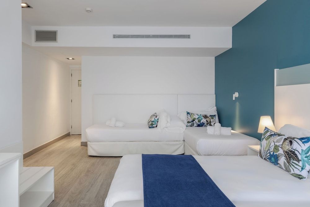 Family Room, Balcony (Comfort)