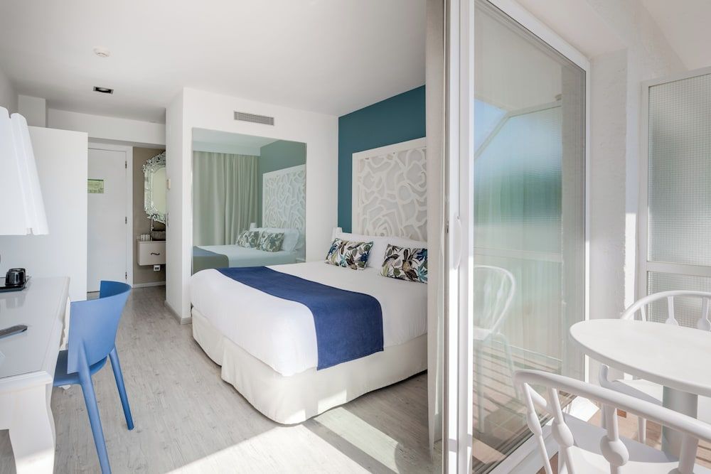 Family Room, Balcony, Oceanfront