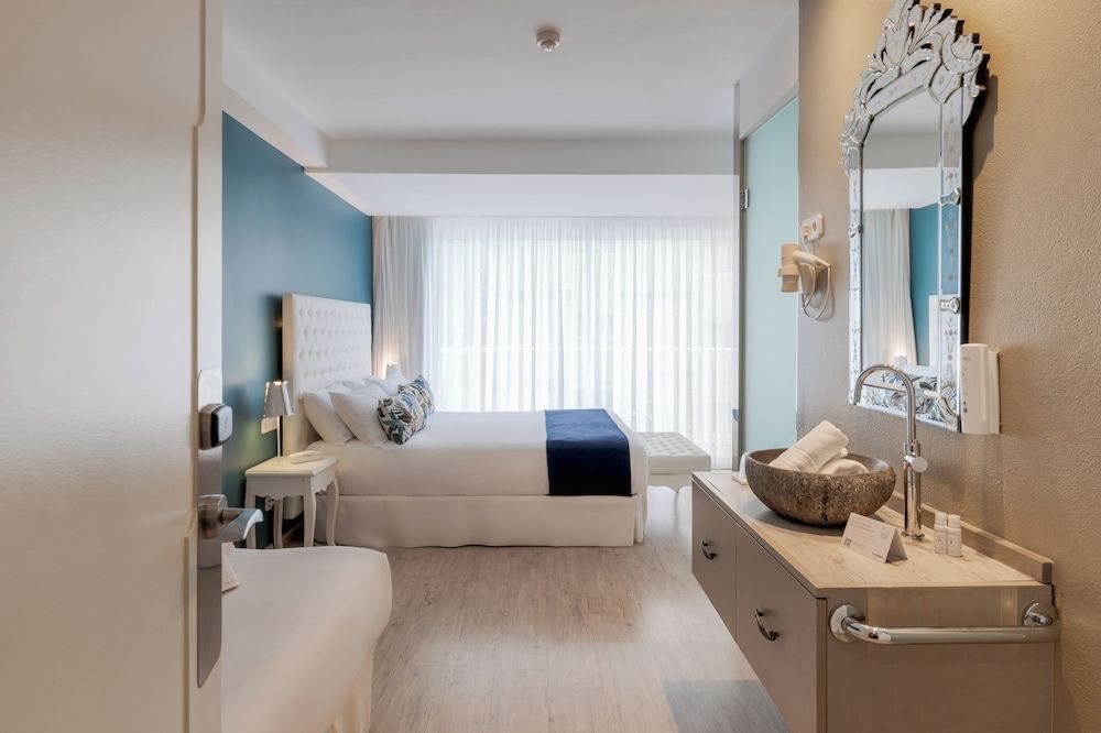 Superior Triple Room, Balcony