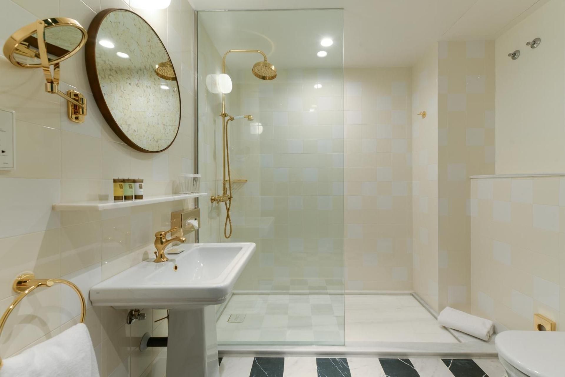 undefined Hotel Vincci The Mint 8