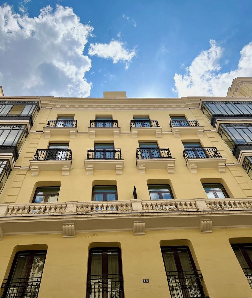 undefined Hotel Vincci The Mint 3