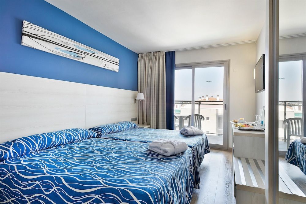 Standard Room (2 adults + 2 children)