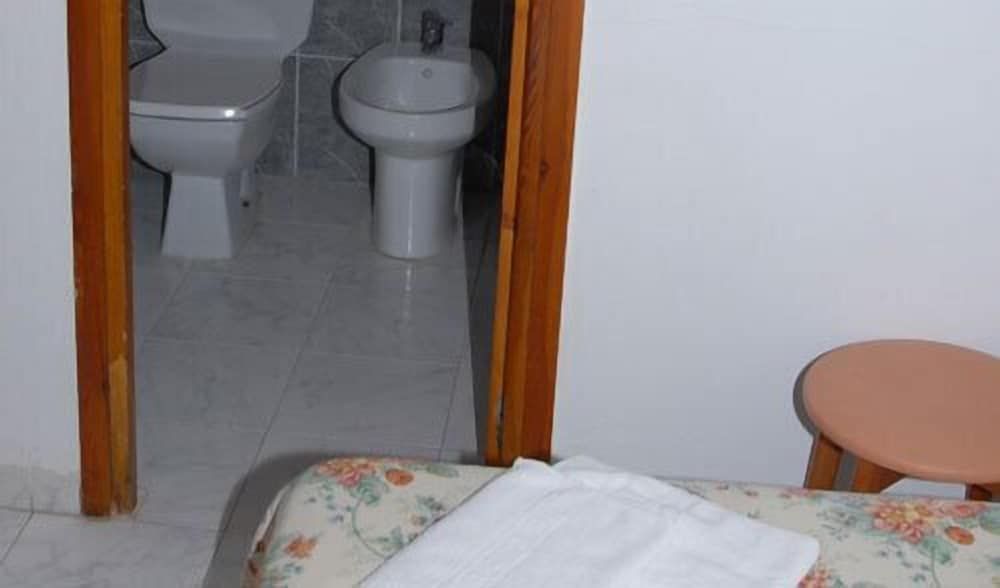 Apartamentos del Rey Apartment, 2 Bedrooms 4