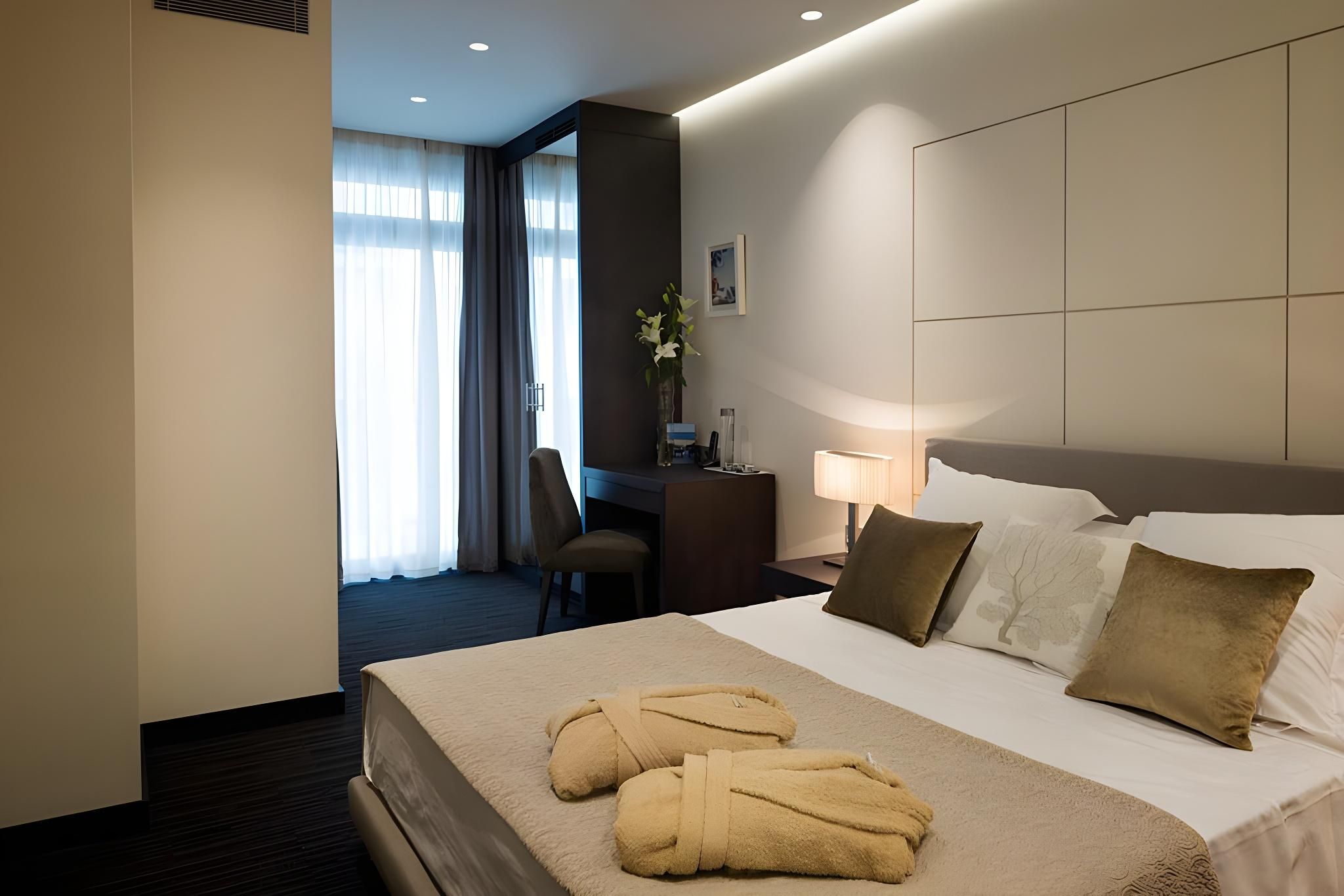Double - King Bed