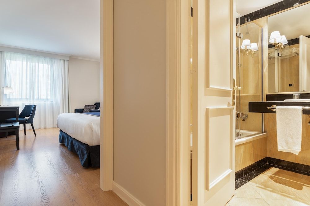 Eurostars Gran Hotel Lugo Twin Room (2 Adults + 1 Child) 11