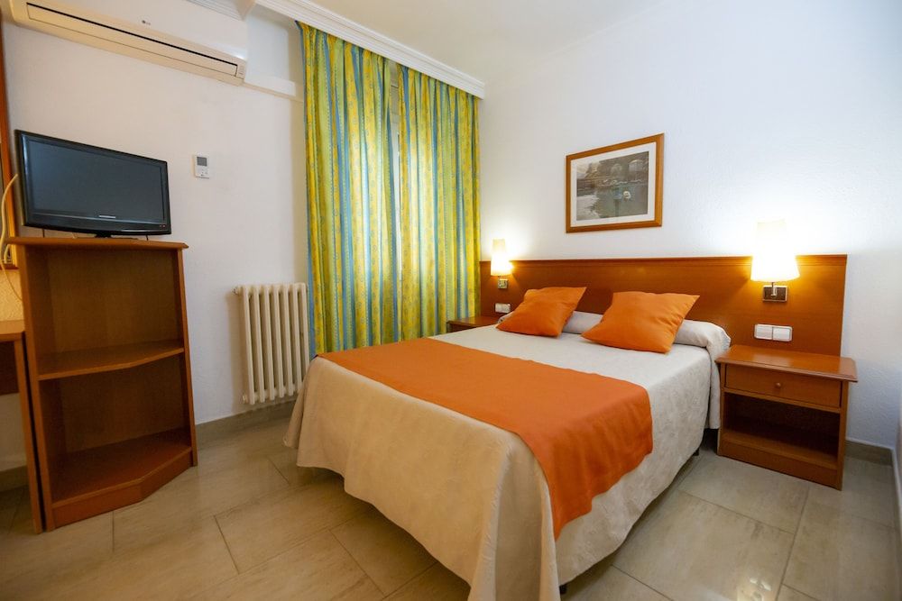 Hotel Risech Economy Double or Twin Room 9