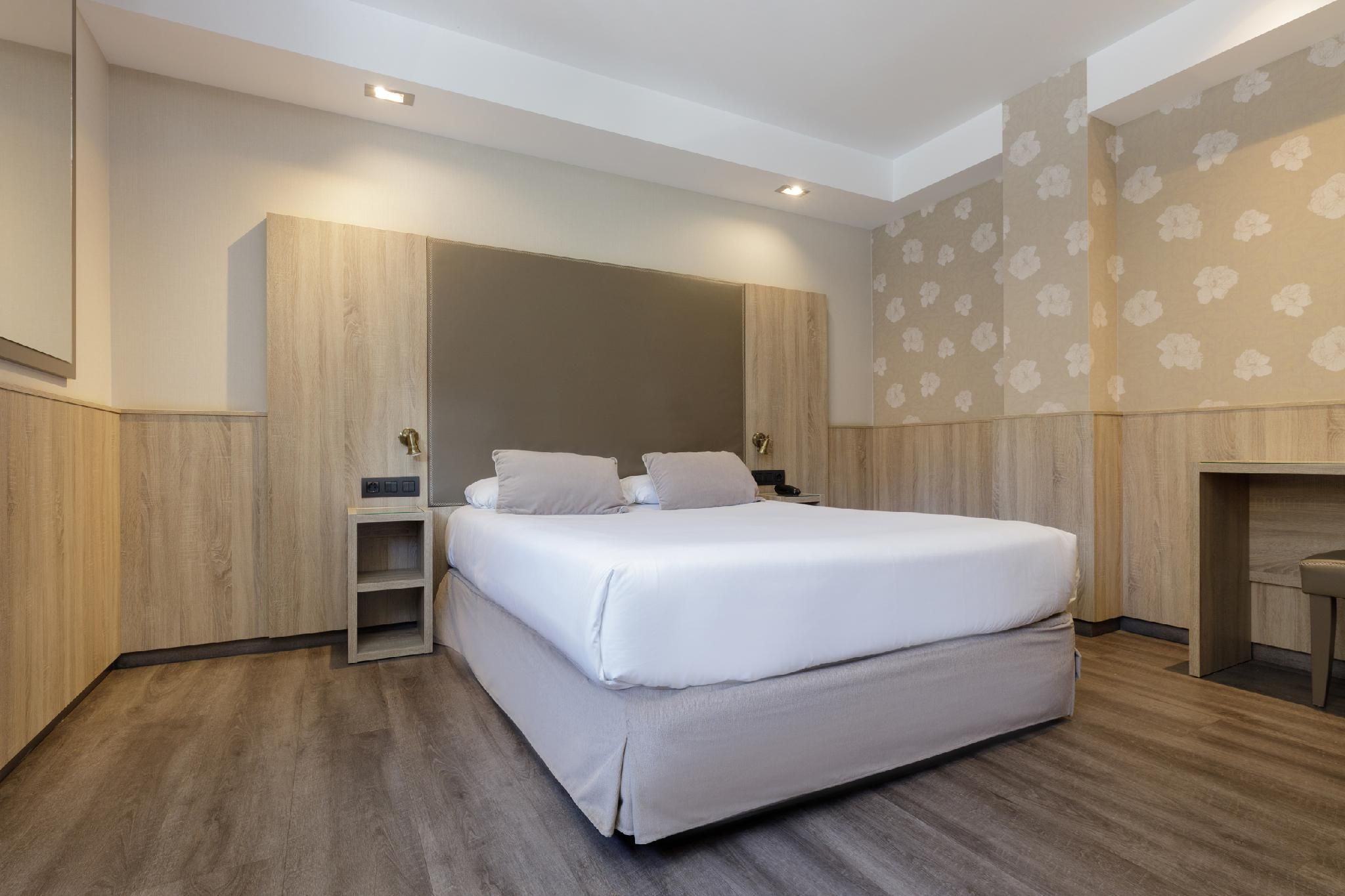 Civera Hotel Double Room 2