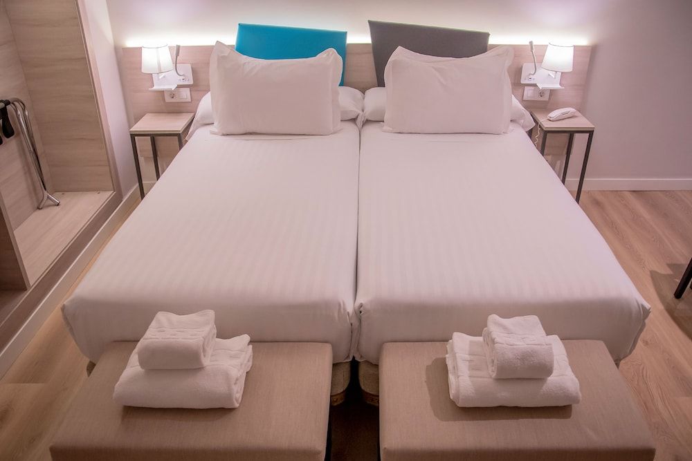 Hotel Mediterraneo Valencia Double or Twin Room 7