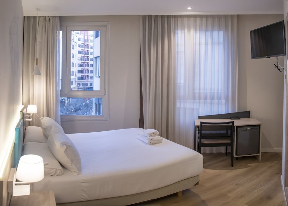 Hotel Mediterraneo Valencia Double or Twin Room 8