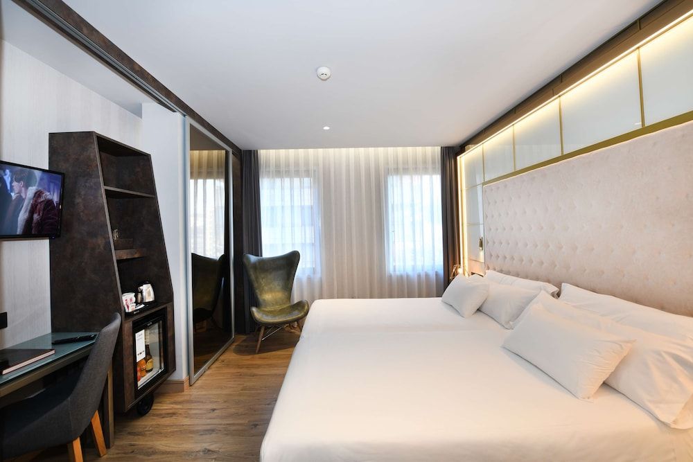 Barcelo Ourense Superior Room