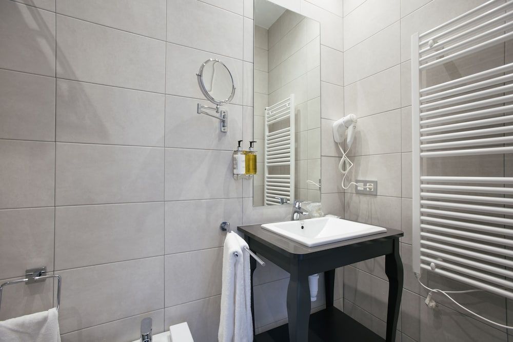 Legazpi Doce Rooms & Suites Interior Budget double or twin room 5