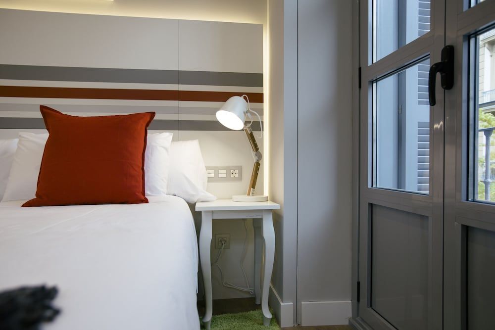 Legazpi Doce Rooms & Suites Exterior Balcony double or twin room 5