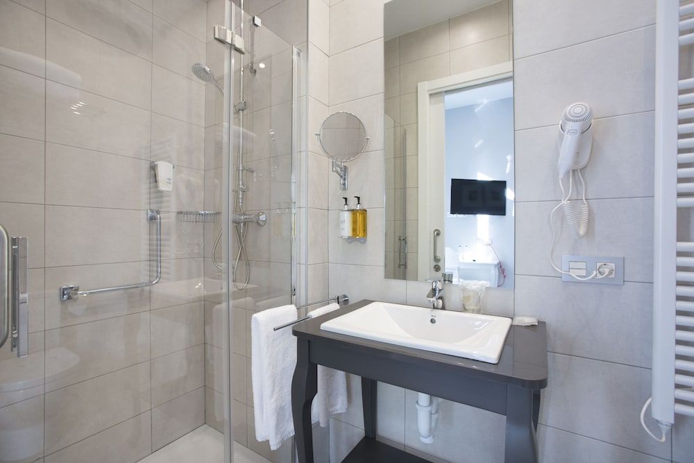 Legazpi Doce Rooms & Suites Exterior Balcony double or twin room 14