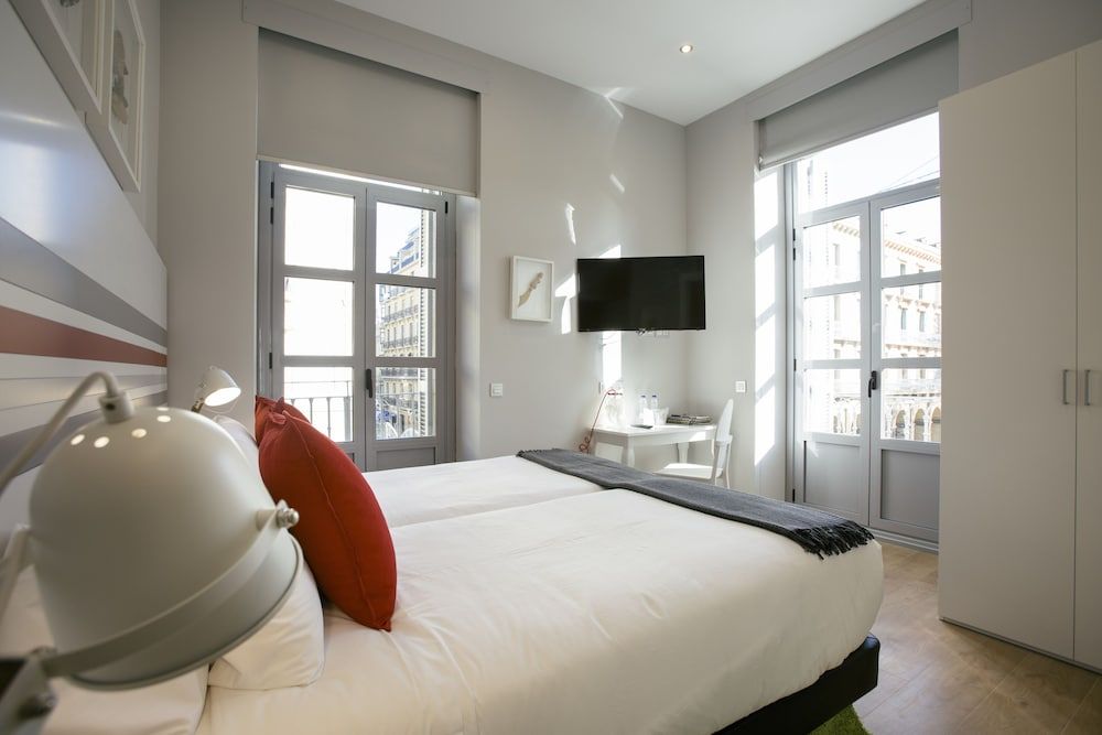 Legazpi Doce Rooms & Suites Exterior Balcony double or twin room 8