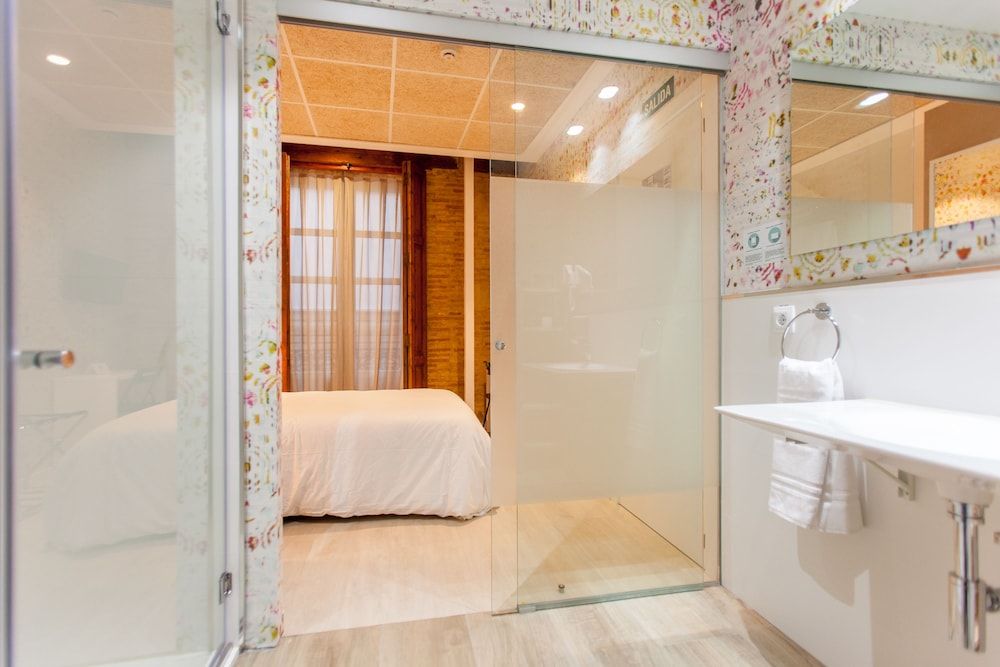 Host & Home Double Room (201) 3