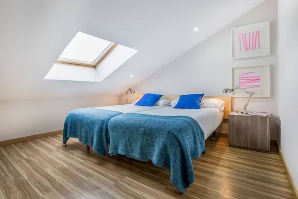 undefined Mola! Suites 3