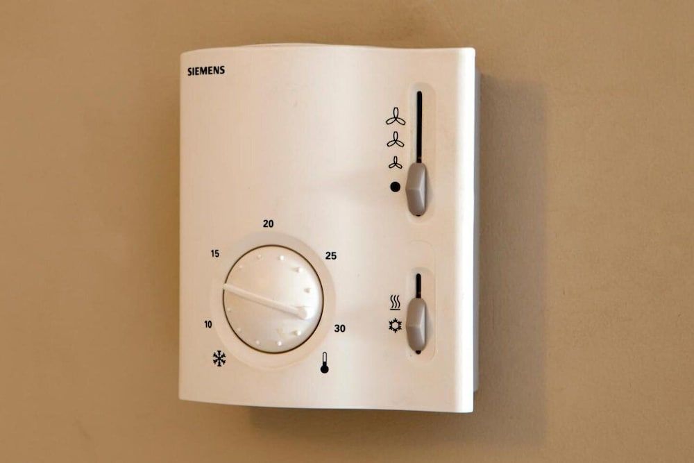 Hotel La City Estación Double Room, 3 Twin Beds 5