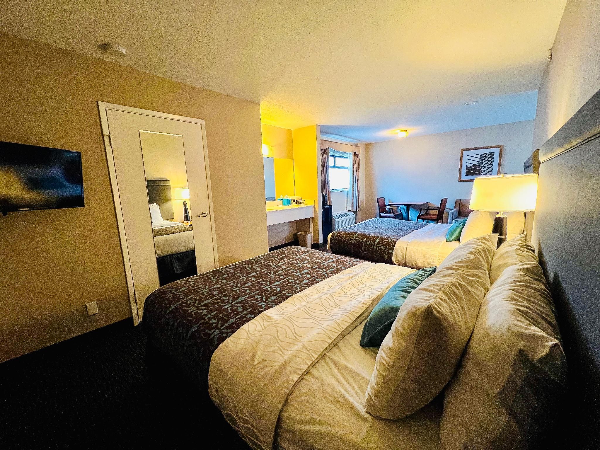 undefined City Center Inn & Suites 8