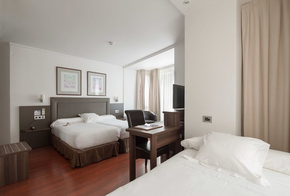 Hotel Yoldi Triple Room 2