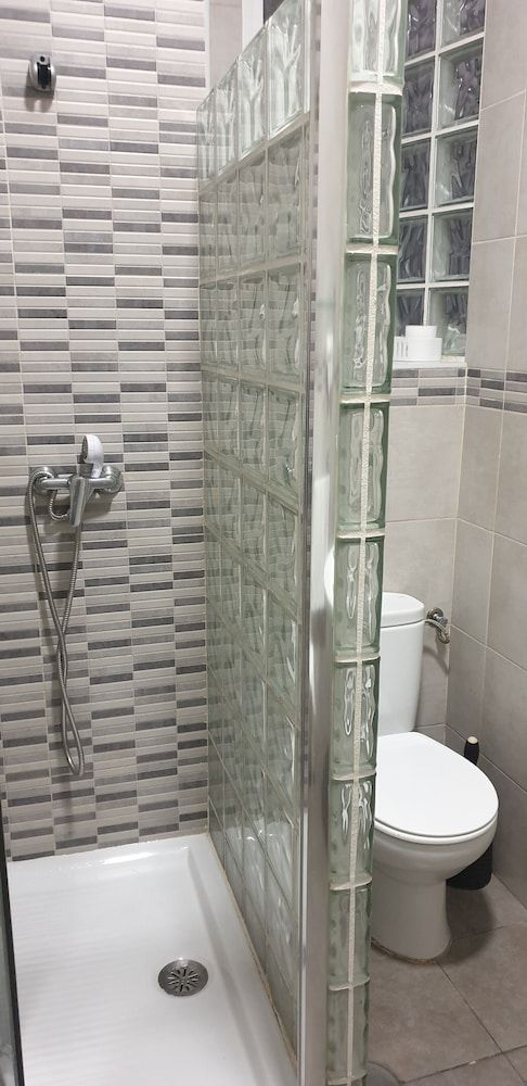 Pensión Catedral Twin Room, Shared Bathroom 8