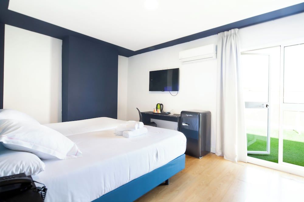 Superior Double or Twin Room (1 adult)