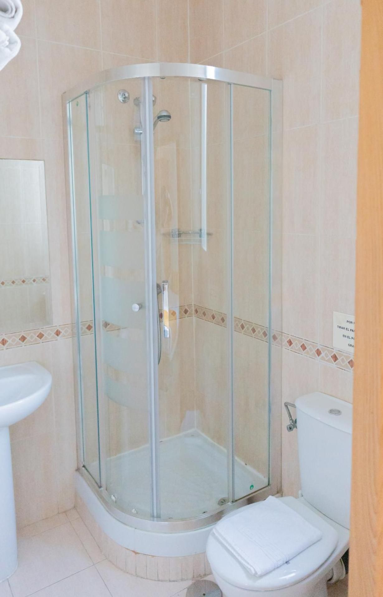 undefined Hostal Josefina 9