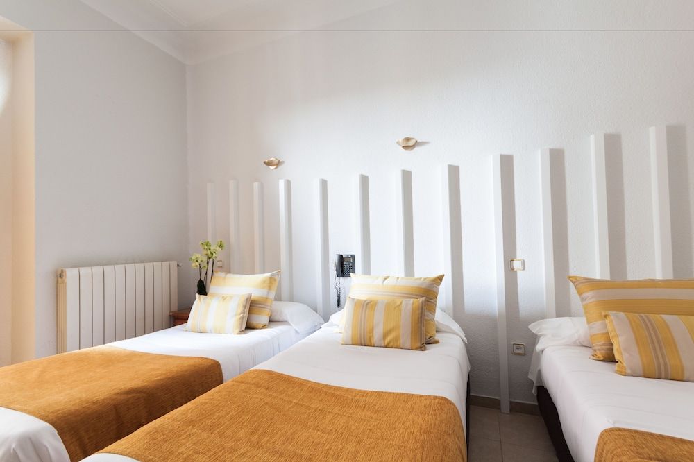 undefined Hostal Josefina 9