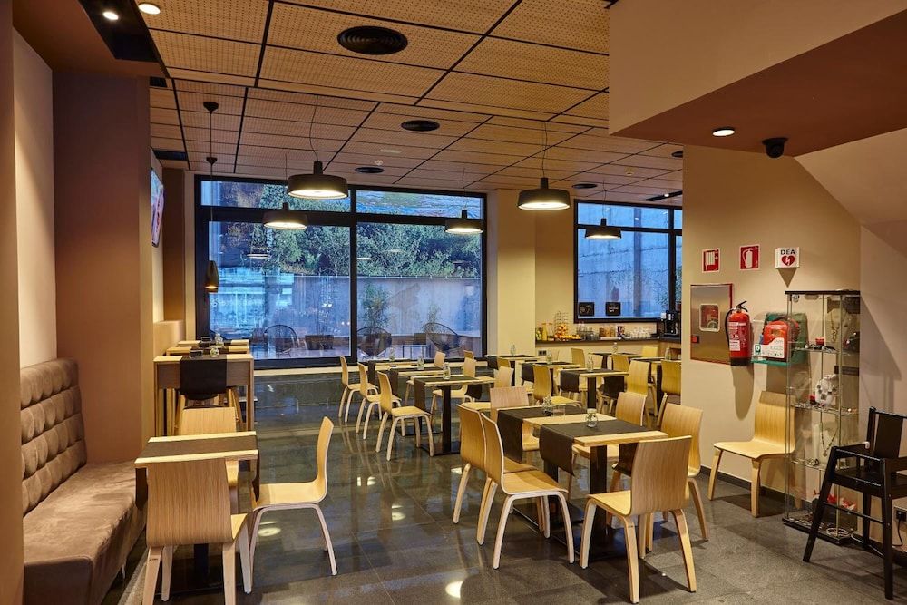 undefined Hotel Bilbao Plaza 8