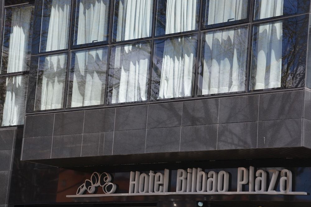 undefined Hotel Bilbao Plaza 4