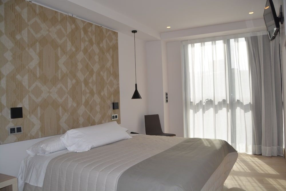 Hotel Bilbao Plaza Double or Twin Room 6