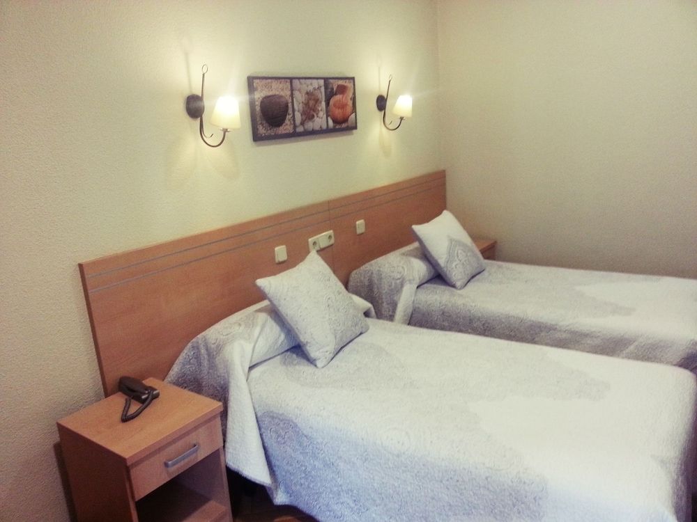 undefined Hostal Avenida 10
