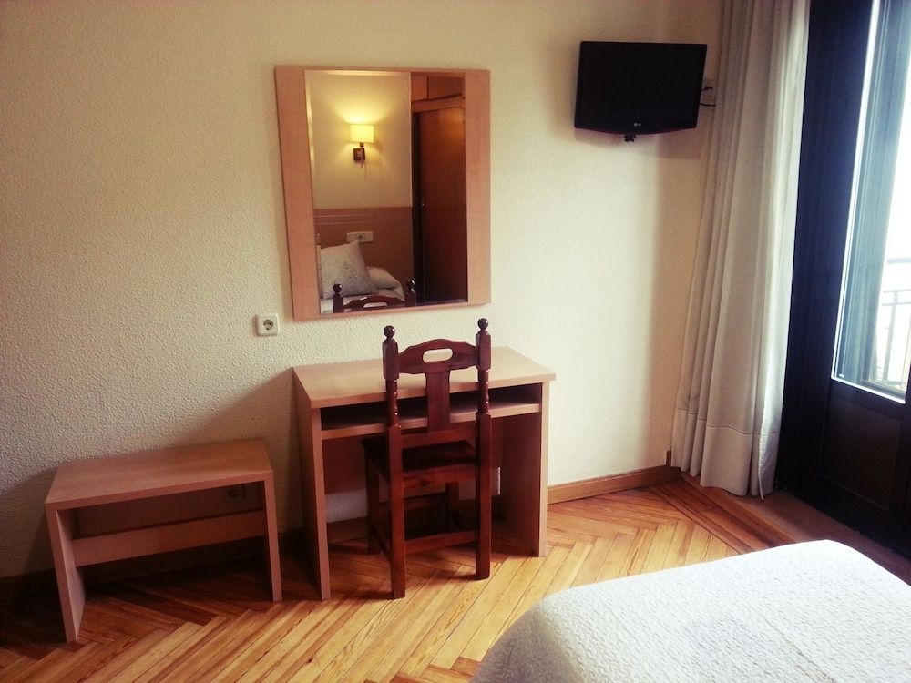 Hostal Avenida Single Room 5