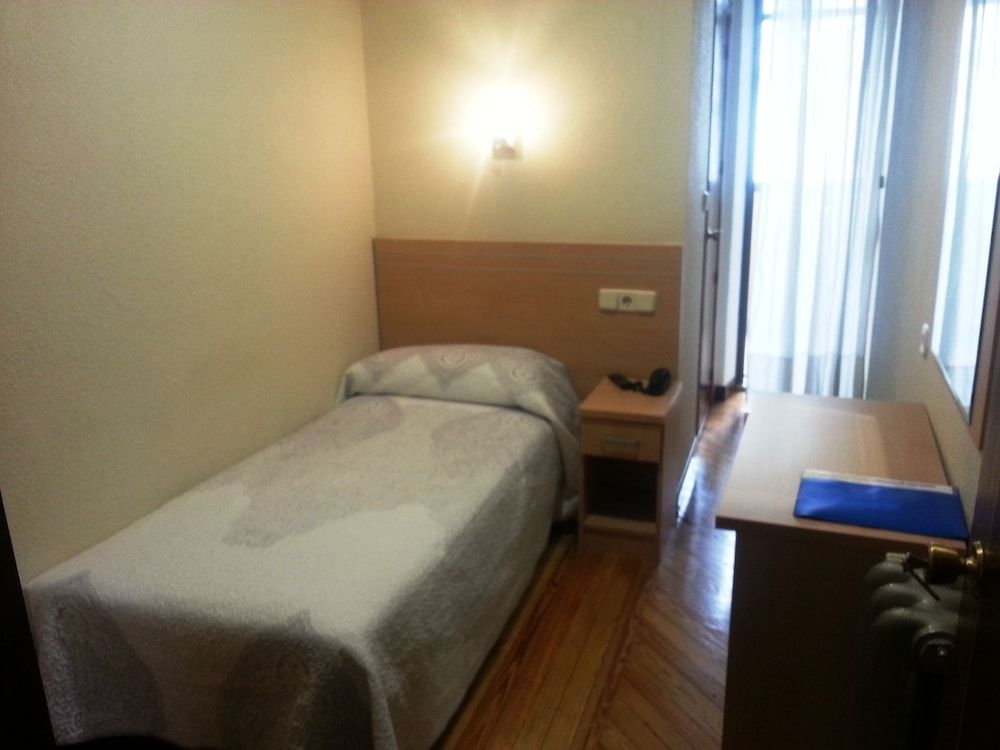undefined Hostal Avenida 7