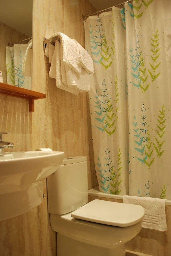 Hostal Avenida Single Room 7