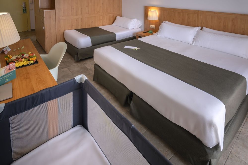 Comfort Triple Room, Garden View