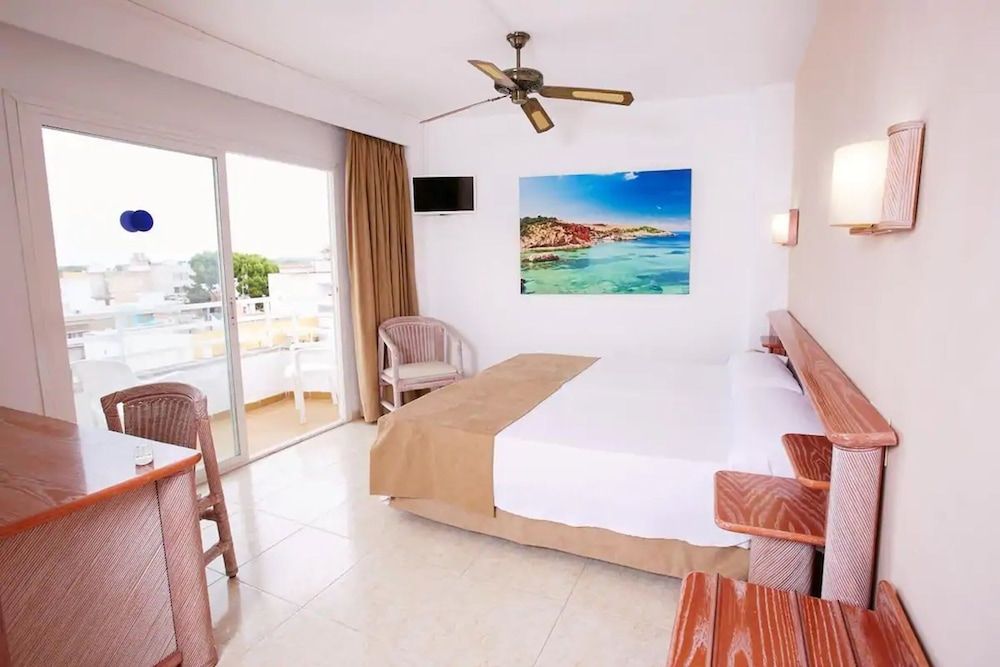 Single Room, Balcony