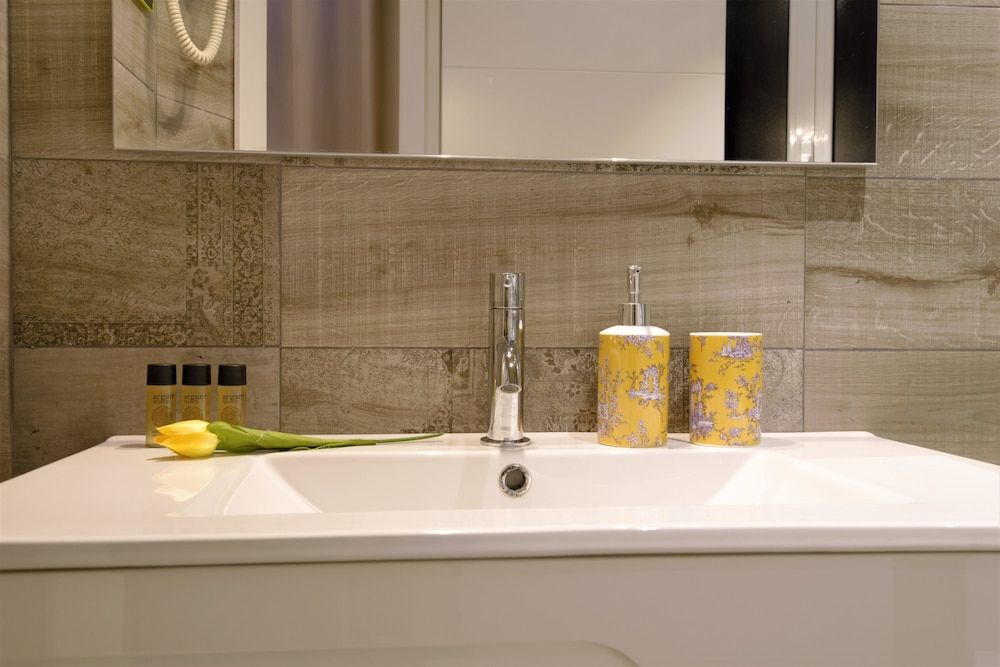 Dreamkeys Apartments & Suites Twin Room 3