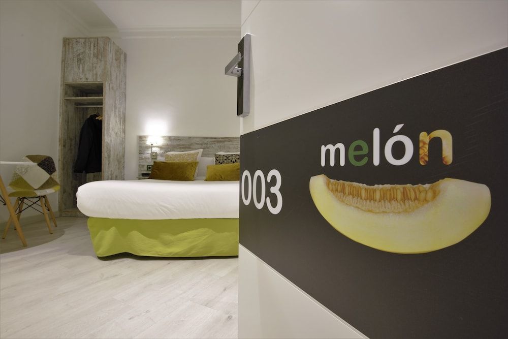 Dreamkeys Apartments & Suites Double or Twin Room 3