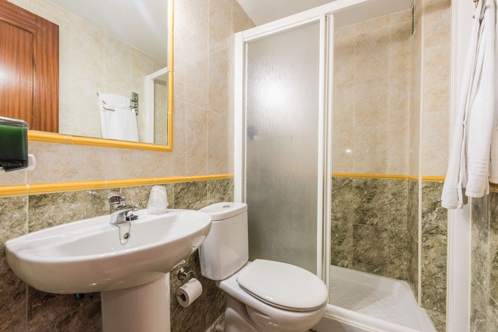 Hostal Arkanta Twin Room 10