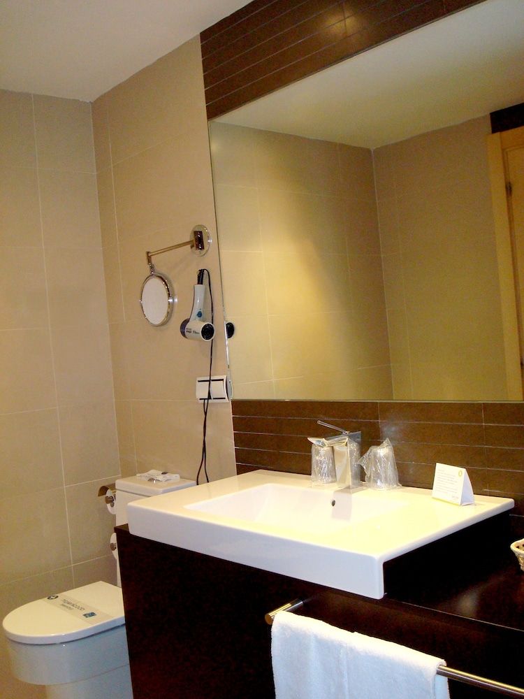 Hotel Sercotel Portales Family Room (Classic) 2