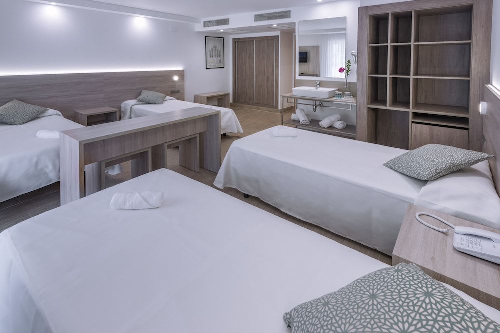 Family Room, Balcony (3 Adults)