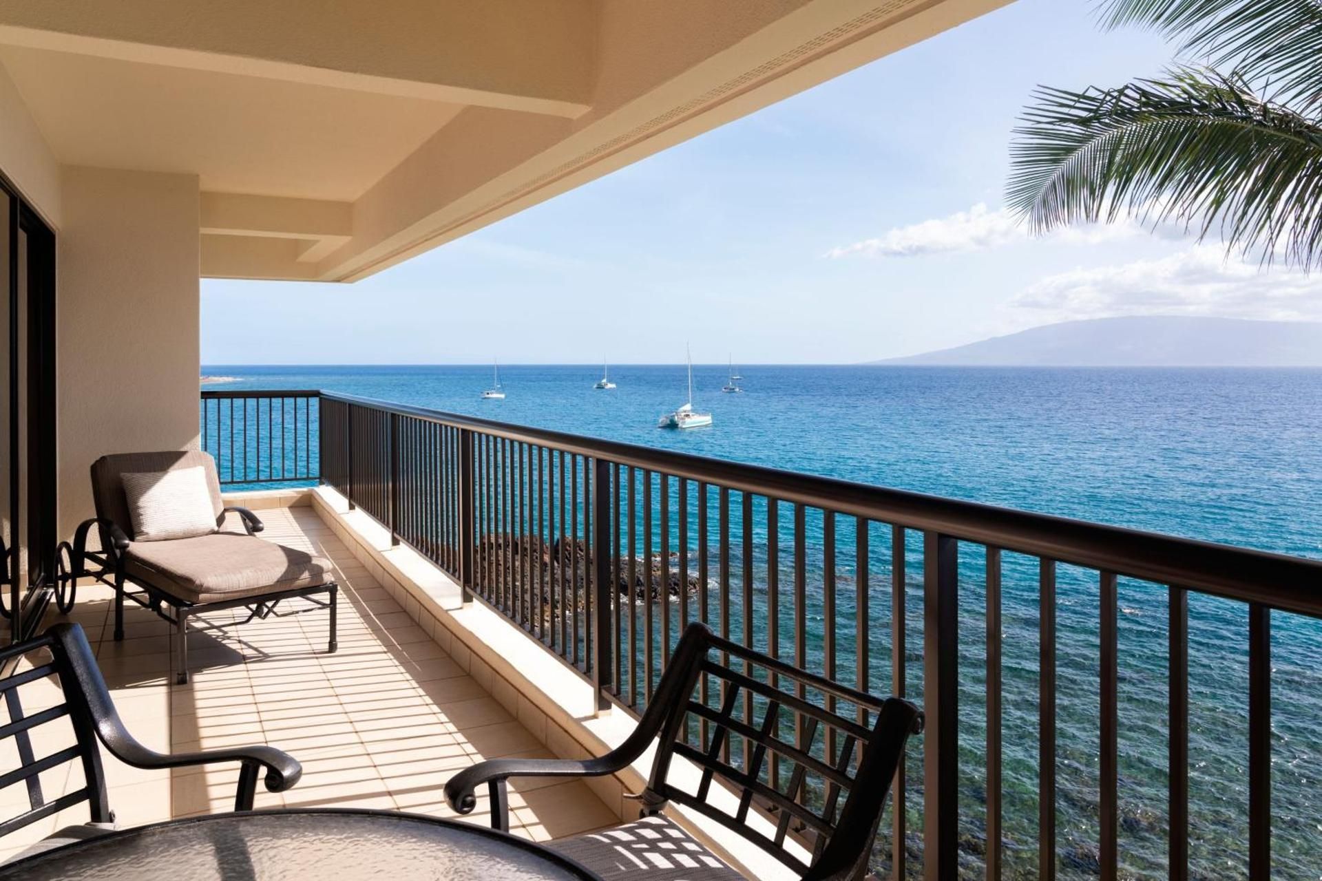 Superior One-Bedroom King Suite Oceanfront