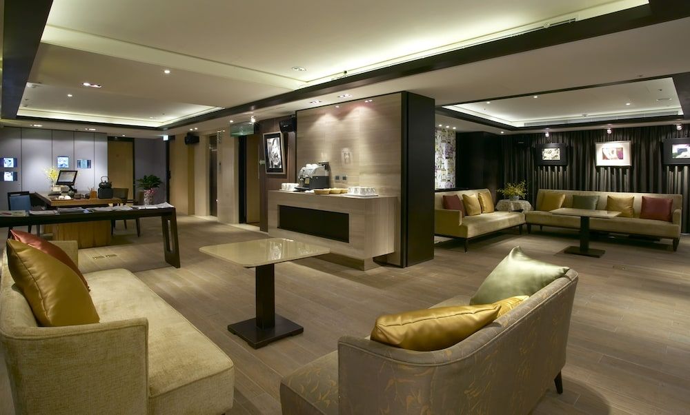 undefined Landmark Inn 8