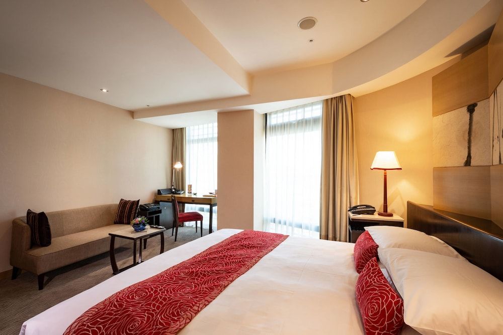 Landmark Inn Deluxe Double Room 3