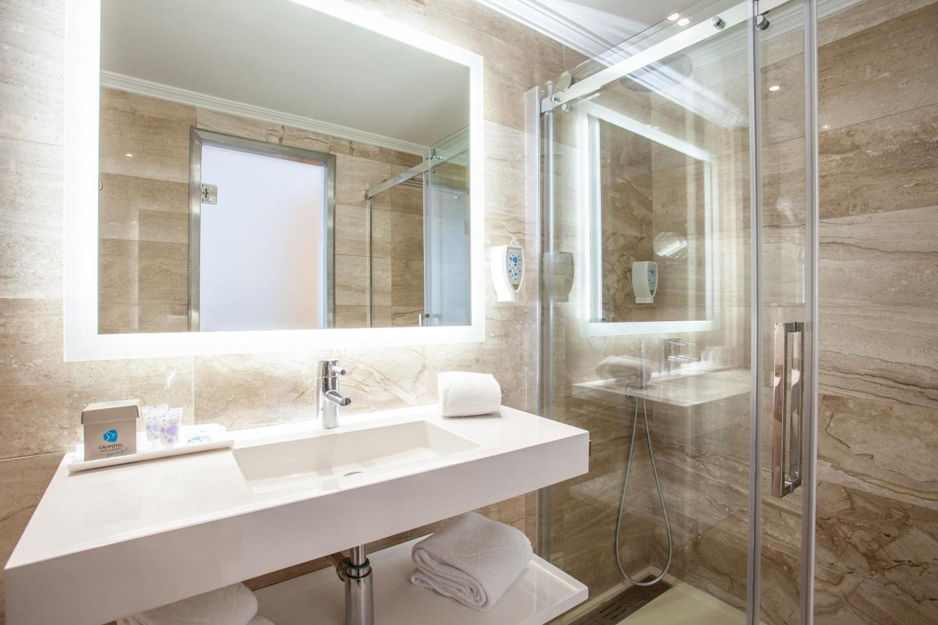 Double or Twin Room with Side Sea View